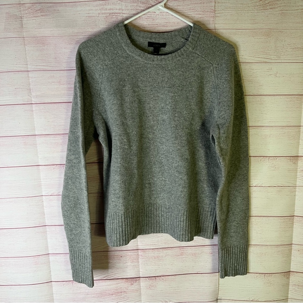 J. Crew Gray Long Sleeve 100% Wool Sweater Size Medium‎